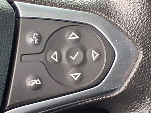 Used 2020 Chevrolet Traverse LS FWD image 11