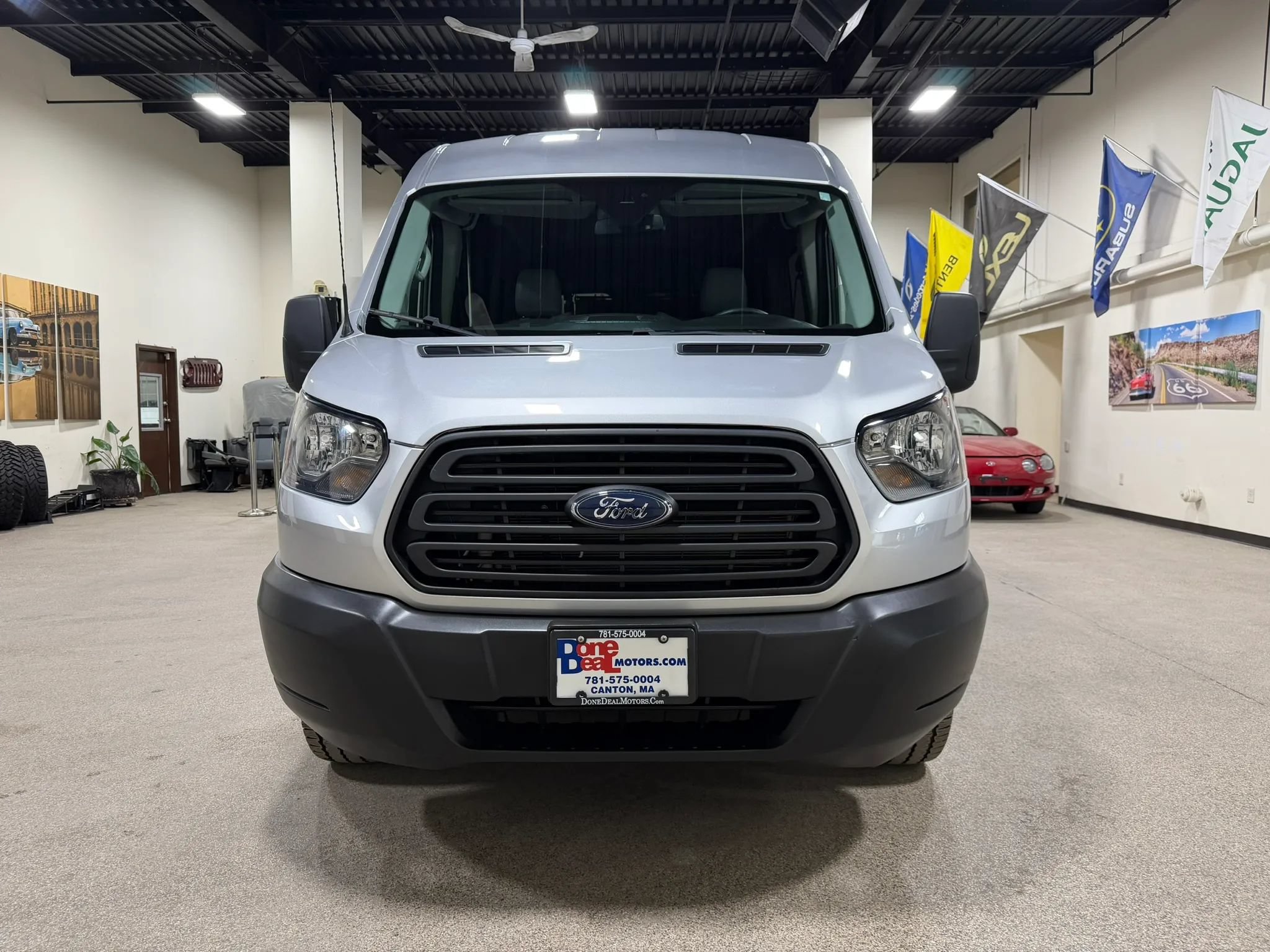 Used 2019 Ford Transit 250 148 Medium Roof RWD image 3