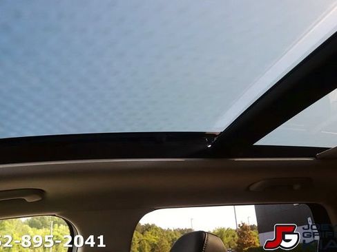 Certified 2025 Kia Sorento S w/ Panoramic Sunroof Package FWD image 31