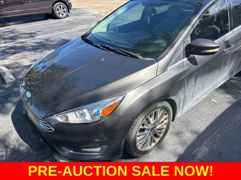 Used 2017 Ford Focus Titanium FWD image 2
