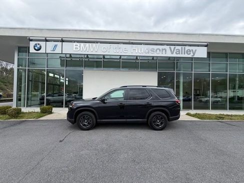 Used 2025 Honda Pilot TrailSport image 1