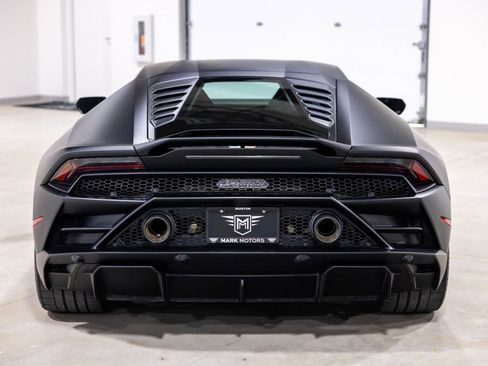 Used 2022 Lamborghini Huracan EVO RWD image 8