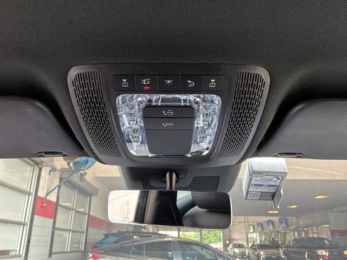 Used 2025 Mercedes-Benz GLA 250 image 17