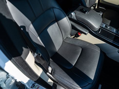 Used 2020 Land Rover Range Rover HSE image 38