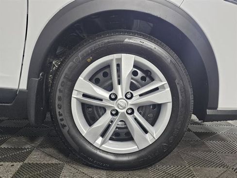 New 2025 Nissan Kicks S image 16