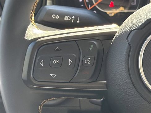 Used 2024 Jeep Gladiator Sport image 24