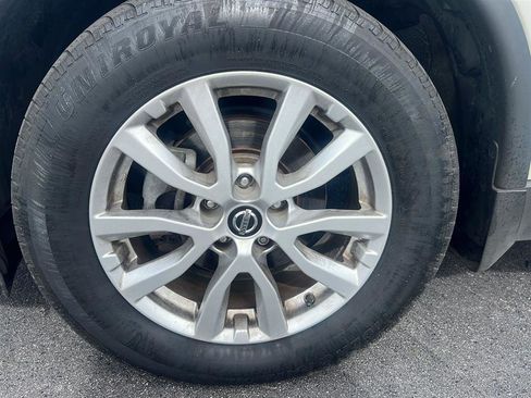 Used 2019 Nissan Rogue SV image 6