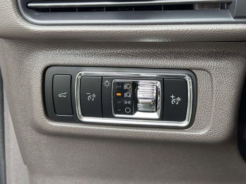 Used 2023 Lincoln Corsair AWD image 17