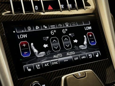 Used 2022 Lamborghini Urus image 10