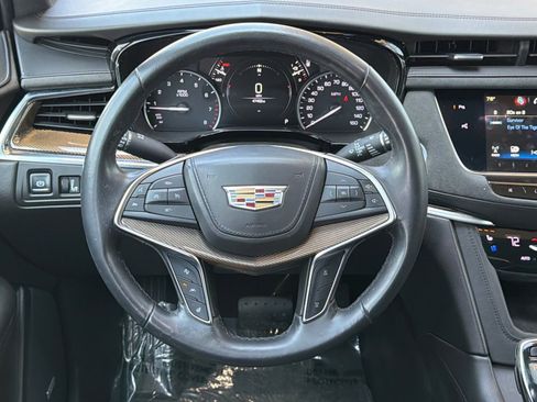Used 2018 Cadillac XT5 Platinum w/ Driver Assist Package AWD/4WD image 16