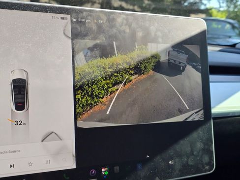 Used 2022 Tesla Model Y Long Range AWD/4WD image 21