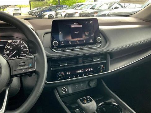 Certified 2023 Nissan Rogue SV image 7