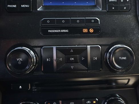 Used 2017 Ford F550 2WD Regular Cab Super Duty image 31
