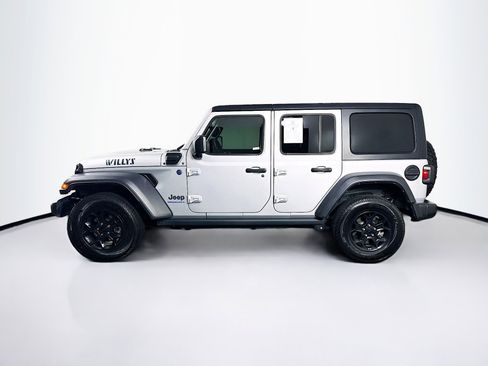 Used 2023 Jeep Wrangler Unlimited w/ Cold Weather Group AWD/4WD image 4