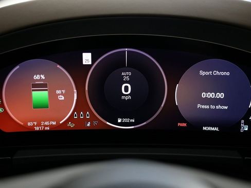 Used 2025 Porsche Macan Turbo Electric image 21