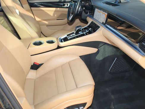 Used 2018 Porsche Panamera 4S AWD/4WD image 3