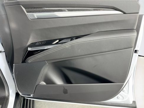 Used 2026 Cadillac Escalade V w/ LPO, ONYX Package AWD/4WD image 42