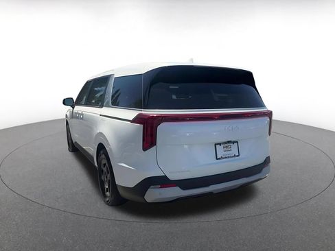 Used 2026 Kia Carnival FWD image 11