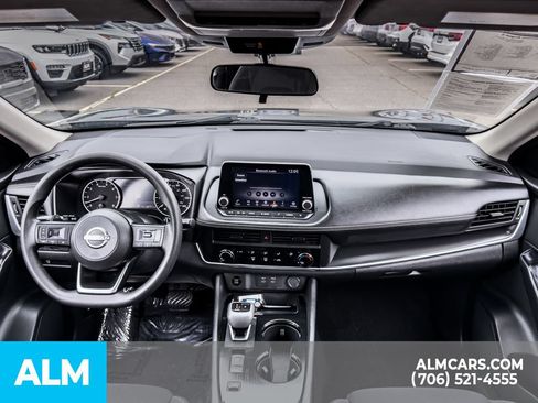 Used 2024 Nissan Rogue S FWD image 16