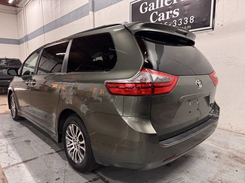 Used 2020 Toyota Sienna XLE 8 Passenger 4dr Mini Van image 9