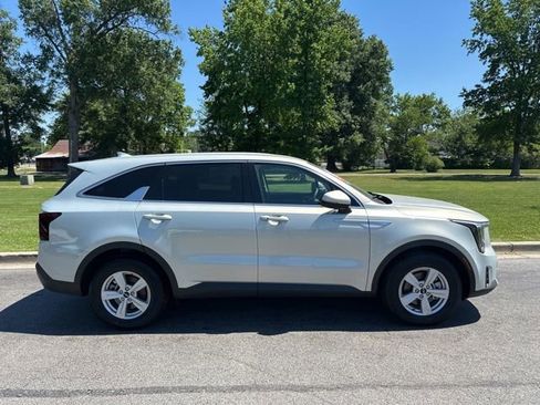 New 2026 Kia Sorento LX FWD image 29