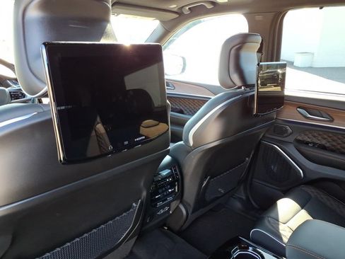 Used 2024 Jeep Grand Cherokee L Summit w/ Rear Seat Video Group I AWD/4WD image 22