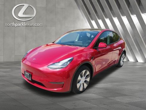 Used 2023 Tesla Model Y Long Range AWD/4WD image 3