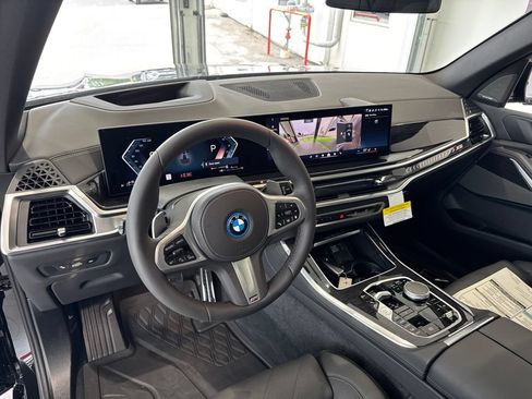 New 2026 BMW X5 xDrive50e w/ M Sport Package AWD/4WD image 17