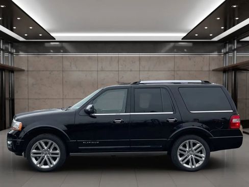 Used 2017 Ford Expedition Platinum image 2