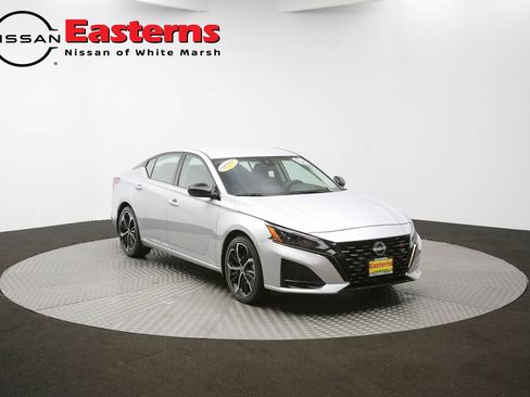 Used 2023 Nissan Altima 2.5 SR FWD image 45