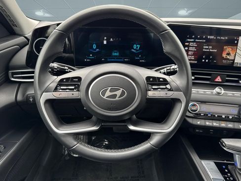 Used 2025 Hyundai Elantra Limited FWD image 28