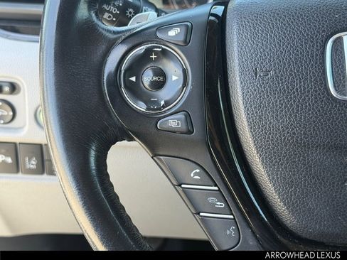 Used 2016 Honda Pilot Touring image 15