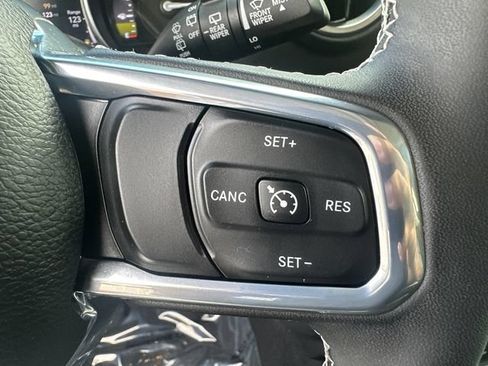 Used 2023 Jeep Wrangler Unlimited Sahara w/ Cold Weather Group AWD/4WD image 32