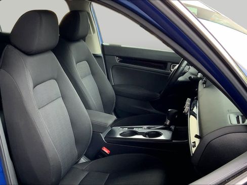 Used 2024 Honda Civic EX image 9