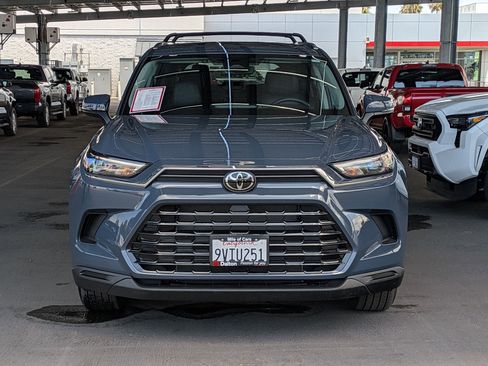 Certified 2025 Toyota Grand Highlander FWD image 2