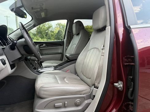 Used 2017 Buick Enclave Leather FWD image 11