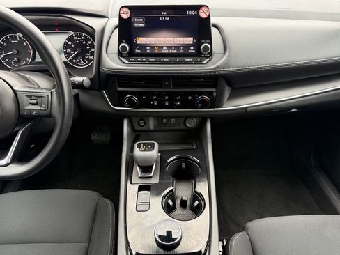 Used 2024 Nissan Rogue S image 17