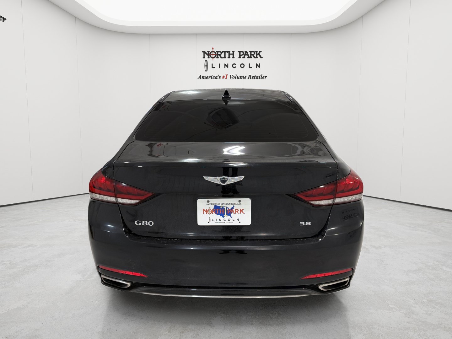 Used 2018 Genesis G80 3.8 RWD image 4