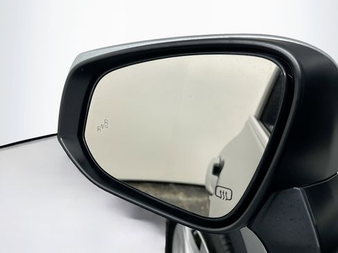 Used 2024 Toyota Highlander LE image 16