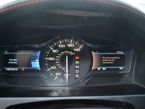 Used 2015 Lincoln MKX AWD w/ Equipment Group 102A image 17