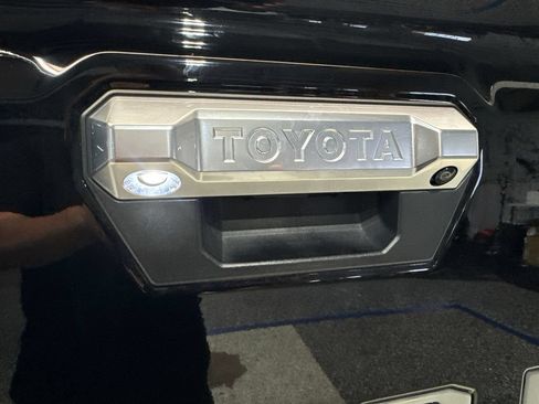 Used 2025 Toyota Tacoma Limited AWD/4WD image 21