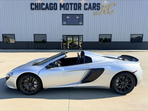 Used 2016 McLaren 650S Spider RWD image 5