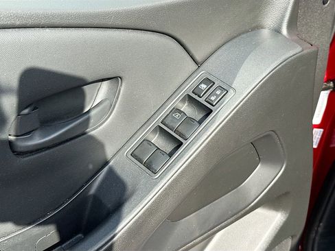 Used 2022 Nissan Frontier S w/ Technology Package image 17