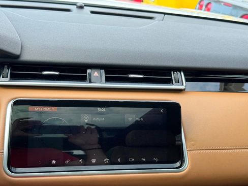 Used 2019 Land Rover Range Rover Velar R-Dynamic SE image 36