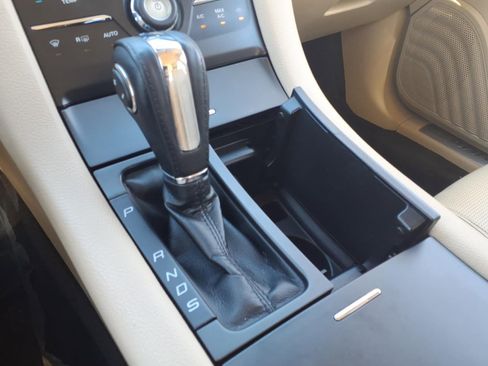 Used 2016 Ford Taurus Limited FWD image 26