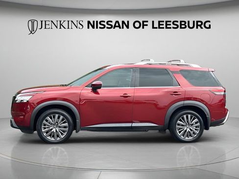 Certified 2023 Nissan Pathfinder SL w/ SL Premium Package FWD image 9