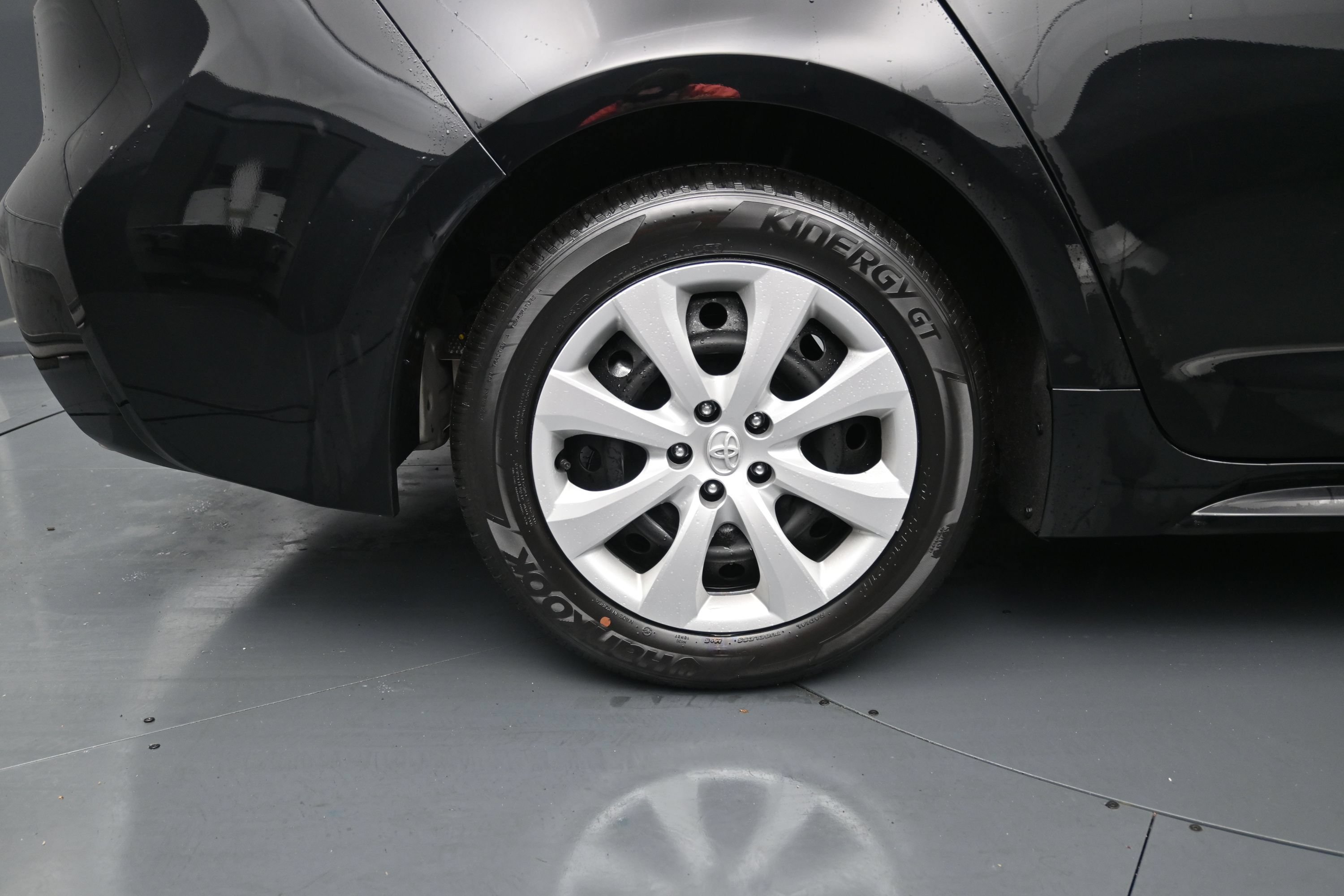 Used 2026 Toyota Corolla LE FWD image 9