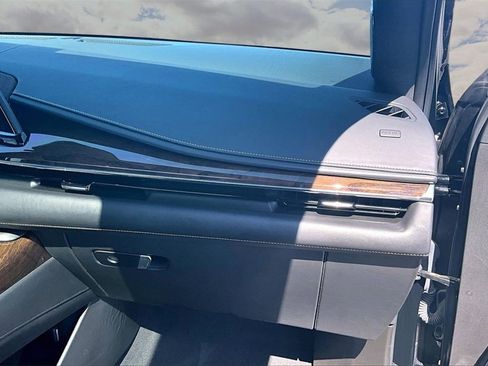 Used 2021 Cadillac Escalade ESV Sport Platinum w/ LPO, ONYX Package image 27