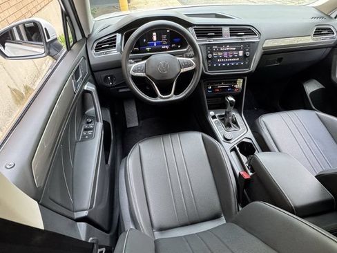 Used 2023 Volkswagen Tiguan SE AWD/4WD image 43
