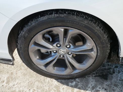 Certified 2024 Honda Accord EX image 15